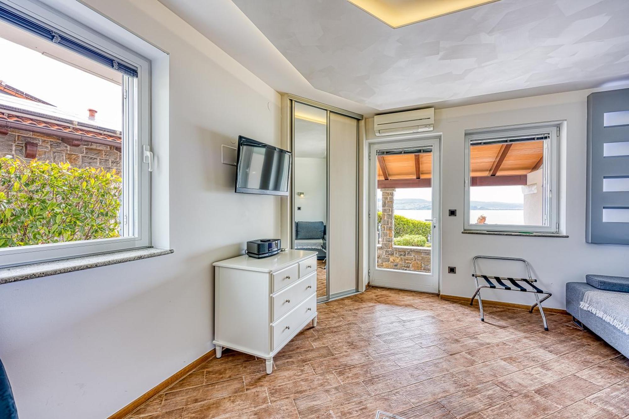 Debeli Rtic Apartments Ankaran Dış mekan fotoğraf